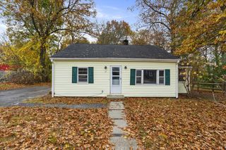18 Long Lake Road, Littleton, MA 01460