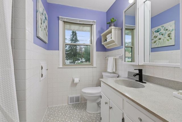 5210 52nd Avenue N, Crystal, MN 55429