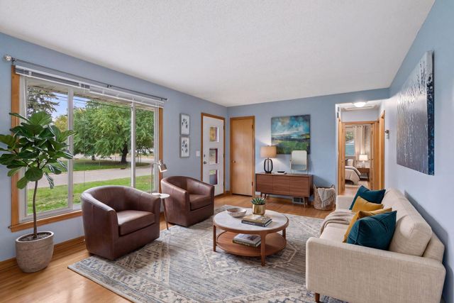 5210 52nd Avenue N, Crystal, MN 55429