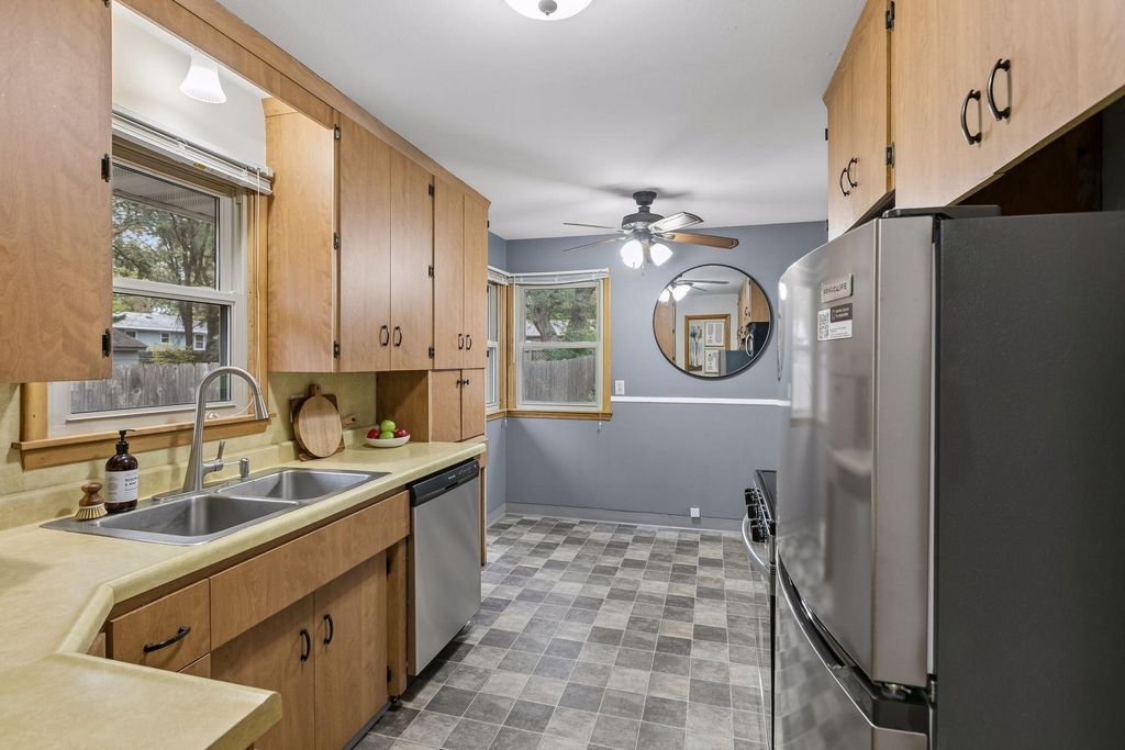 5210 52nd Avenue N, Crystal, MN 55429 — photo 4