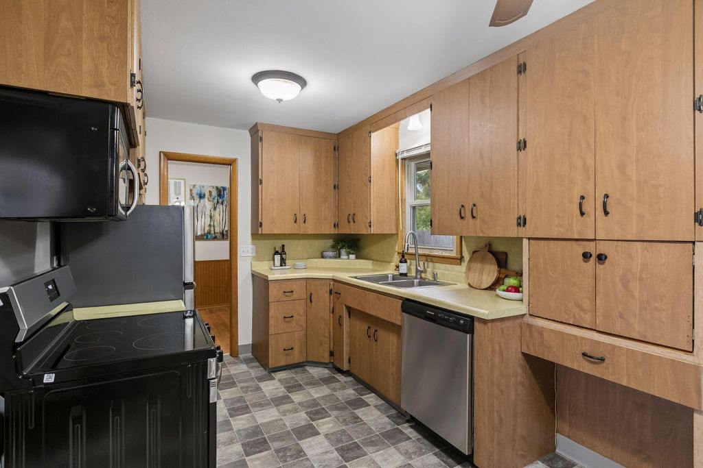 5210 52nd Avenue N, Crystal, MN 55429 — photo 5