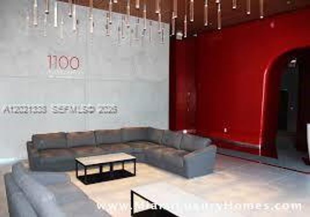 1100 S MIAMI AV 1705, Miami, FL 33130