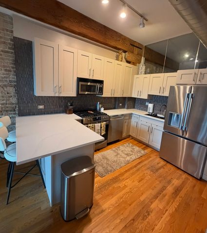 1344 W Madison Street 302, Chicago, IL 60607