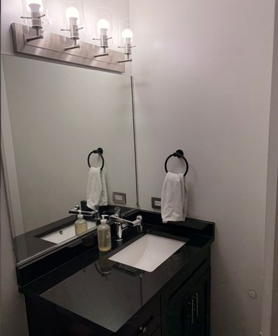 1344 W Madison Street 302, Chicago, IL 60607