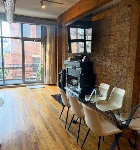 1344 W Madison Street 302, Chicago, IL 60607