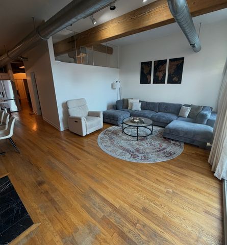 1344 W Madison Street 302, Chicago, IL 60607