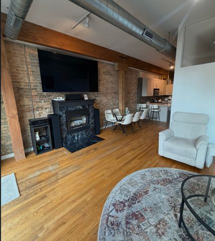1344 W Madison Street 302, Chicago, IL 60607