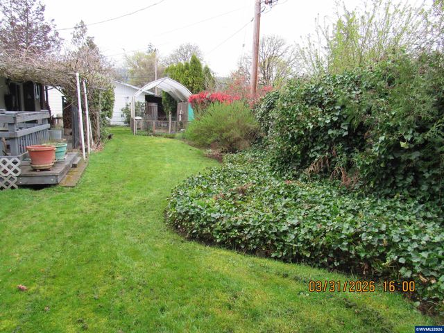 854 SW Swift Av, Mill City, OR 97360