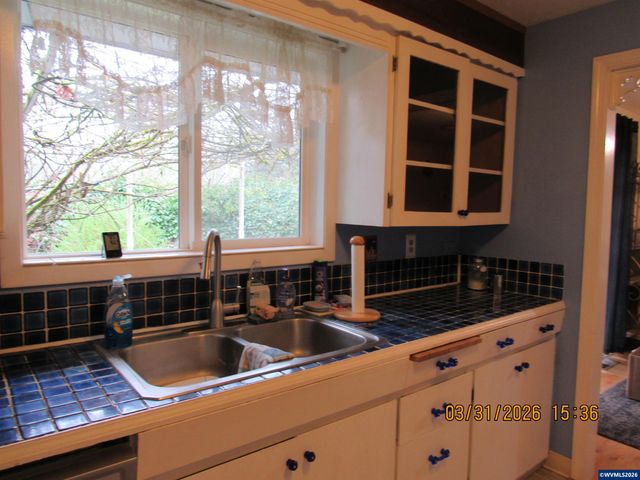 854 SW Swift Av, Mill City, OR 97360