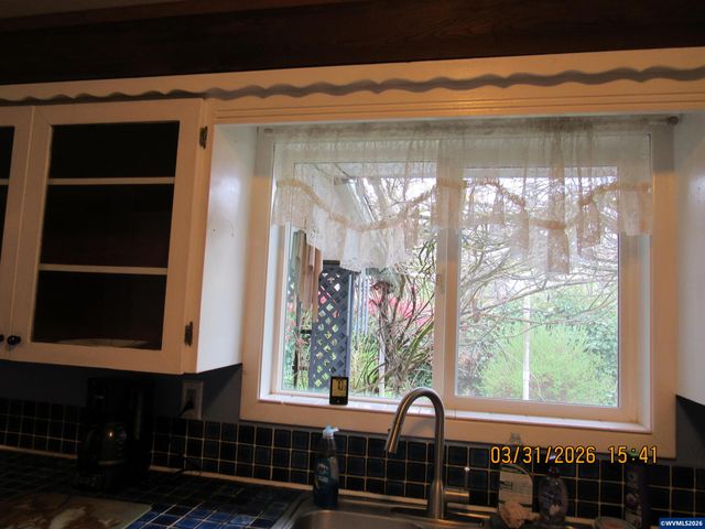 854 SW Swift Av, Mill City, OR 97360