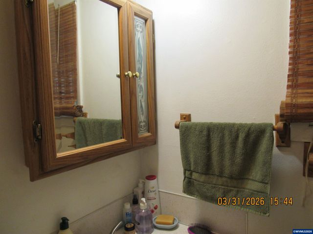 854 SW Swift Av, Mill City, OR 97360