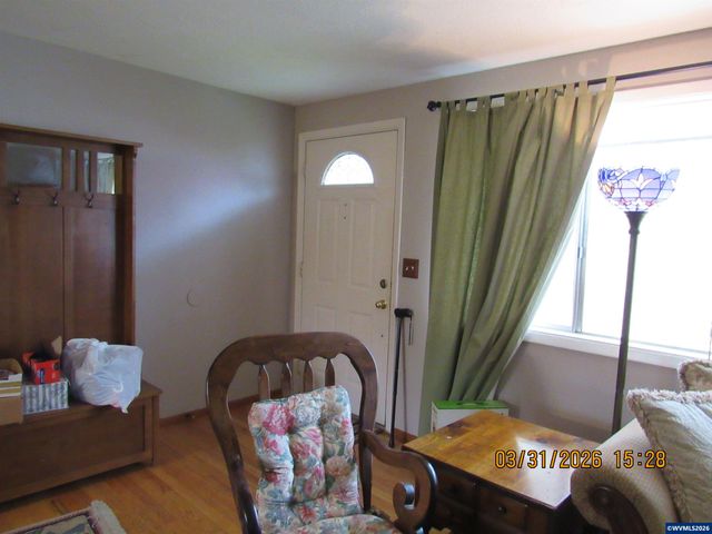 854 SW Swift Av, Mill City, OR 97360