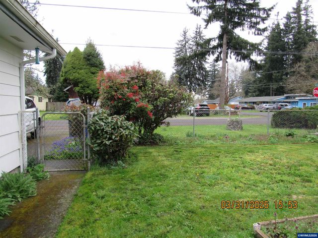 854 SW Swift Av, Mill City, OR 97360
