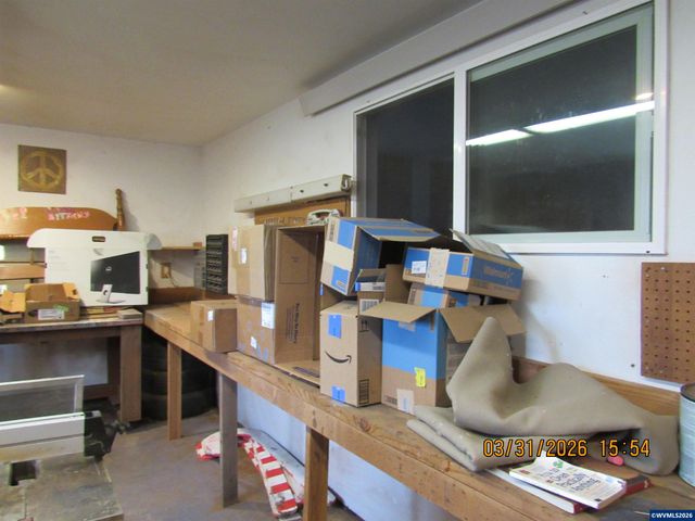 854 SW Swift Av, Mill City, OR 97360