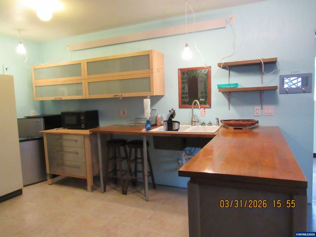 854 SW Swift Av, Mill City, OR 97360