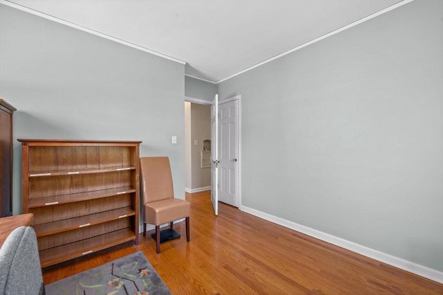 4823 N Hollywood AVENUE, Whitefish Bay, WI 53217