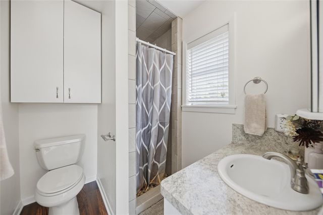 505 N Live Oak Street, Round Top, TX 78954