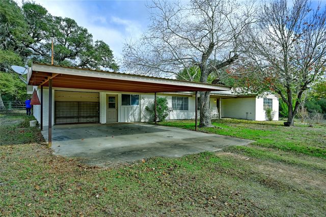 505 N Live Oak Street, Round Top, TX 78954