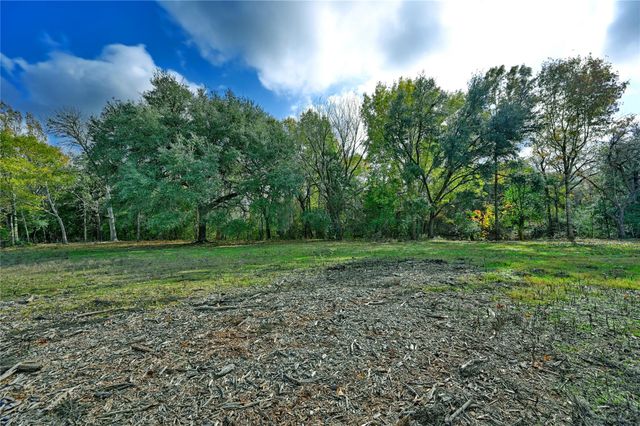 505 N Live Oak Street, Round Top, TX 78954