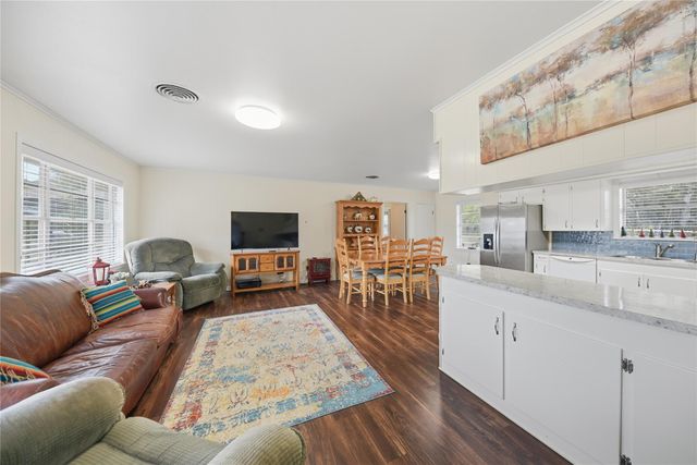 505 N Live Oak Street, Round Top, TX 78954