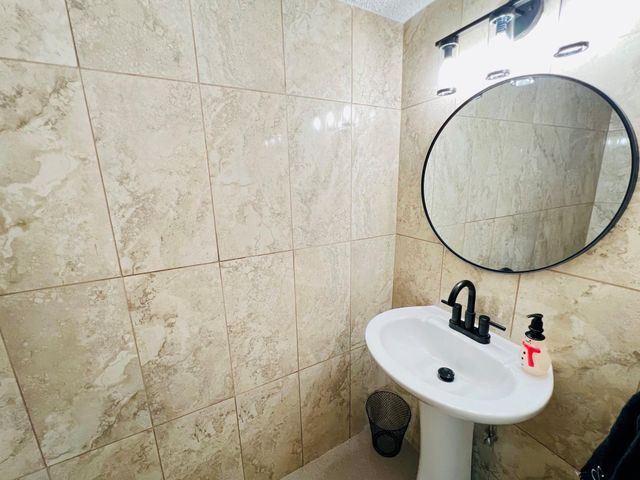 1123 N Andrews Ave, Fort Lauderdale, FL 33311