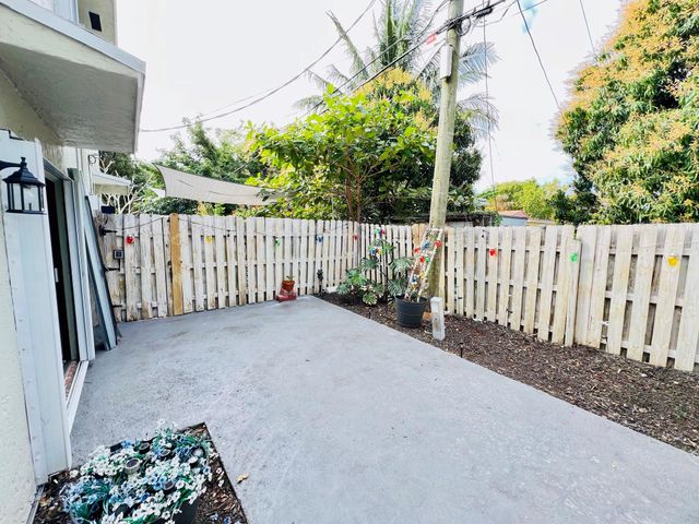 1123 N Andrews Ave, Fort Lauderdale, FL 33311