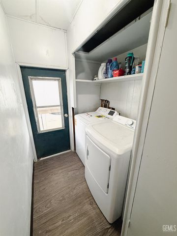 21 Fernwood Lane, Bakersfield, CA 93308