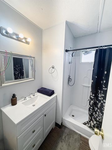 21 Fernwood Lane, Bakersfield, CA 93308