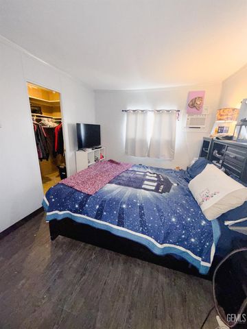 21 Fernwood Lane, Bakersfield, CA 93308