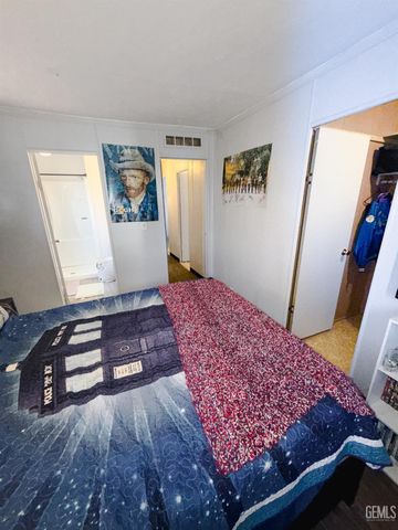 21 Fernwood Lane, Bakersfield, CA 93308