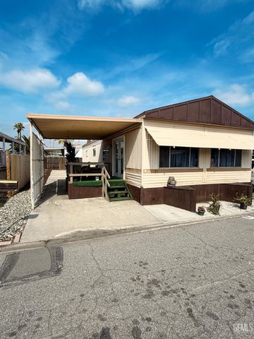 21 Fernwood Lane, Bakersfield, CA 93308