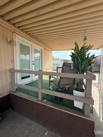 21 Fernwood Lane, Bakersfield, CA 93308