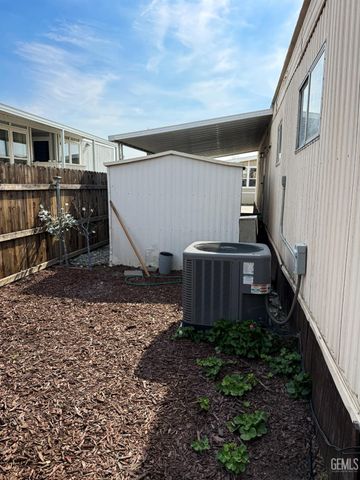 21 Fernwood Lane, Bakersfield, CA 93308