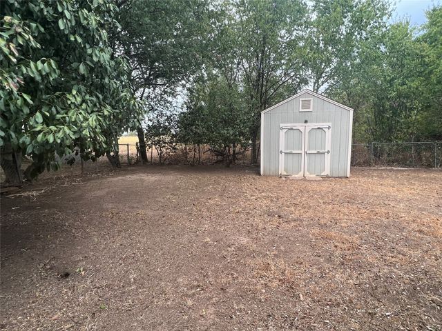 814 W Bridge Street, Granbury, TX 76048