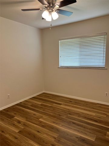 814 W Bridge Street, Granbury, TX 76048