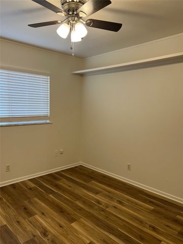 814 W Bridge Street, Granbury, TX 76048