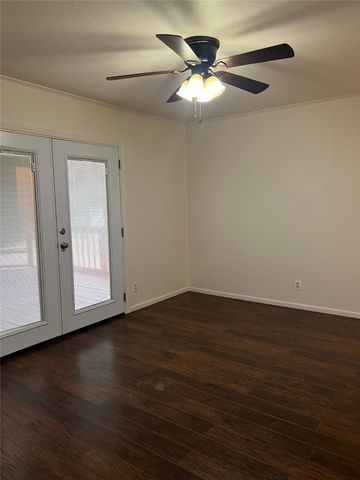 814 W Bridge Street, Granbury, TX 76048