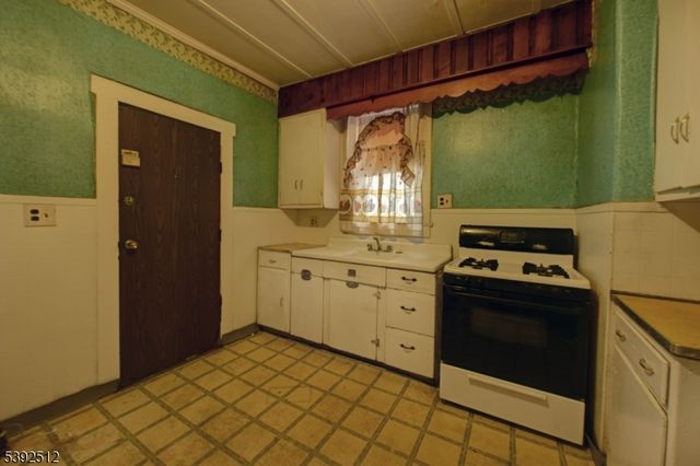 459 E 23rd St, Paterson City, NJ 07514