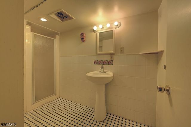 459 E 23rd St, Paterson City, NJ 07514