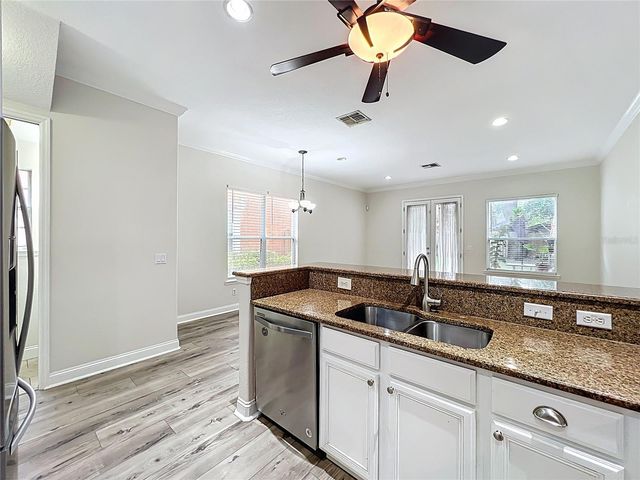 2806 E WASHINGTON STREET S, Orlando, FL 32803