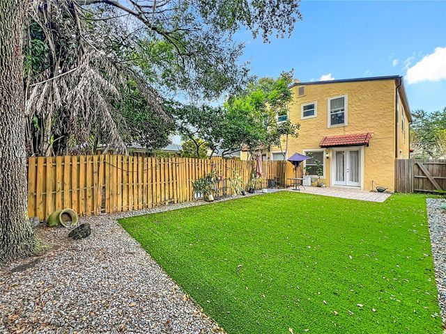 2806 E WASHINGTON STREET S, Orlando, FL 32803