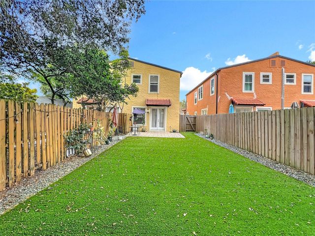 2806 E WASHINGTON STREET S, Orlando, FL 32803