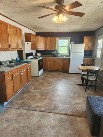 1453 Yeomans Street, Ionia, MI 48846