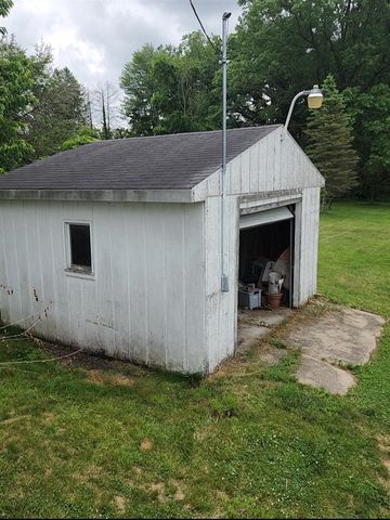 1453 Yeomans Street, Ionia, MI 48846