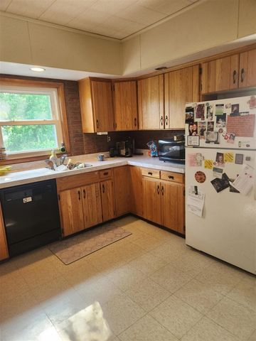 1453 Yeomans Street, Ionia, MI 48846