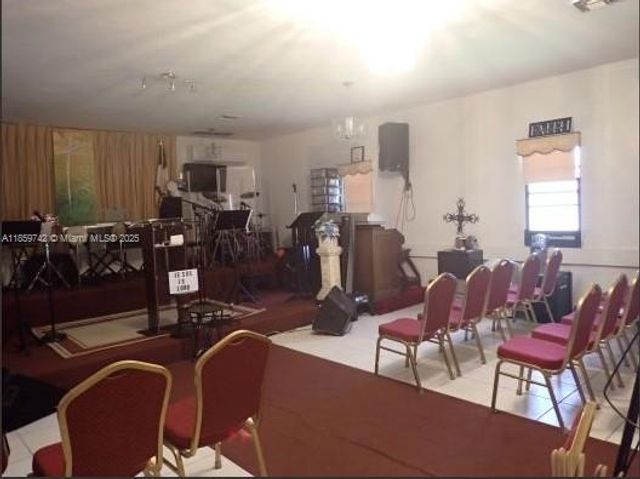 516 NW 4th Ave, Hallandale Beach, FL 33009