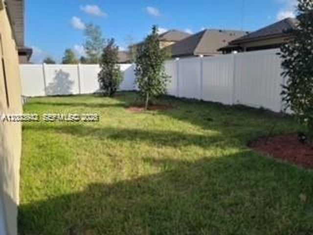 5517 Amusement Ave, Fort Pierce, FL 34947