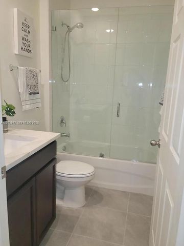 5517 Amusement Ave, Fort Pierce, FL 34947