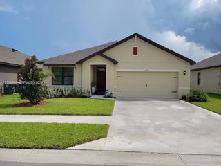 5517 Amusement Ave, Fort Pierce, FL 34947