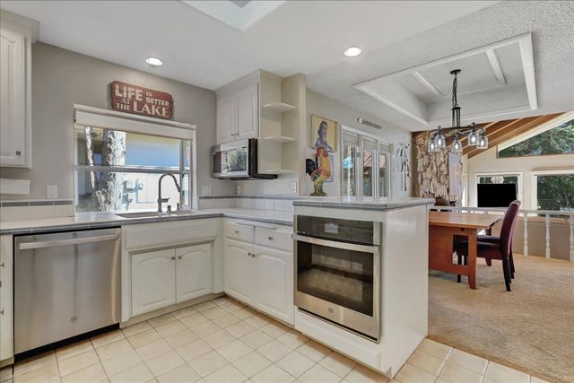 17789 Jayhawk Dr, Penn Valley, CA 95946